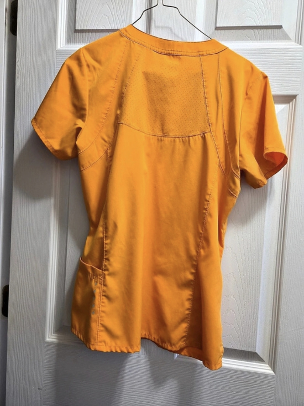 Barco One Performance Scrub Set Gold Tunic Set - Picture 2 of 4